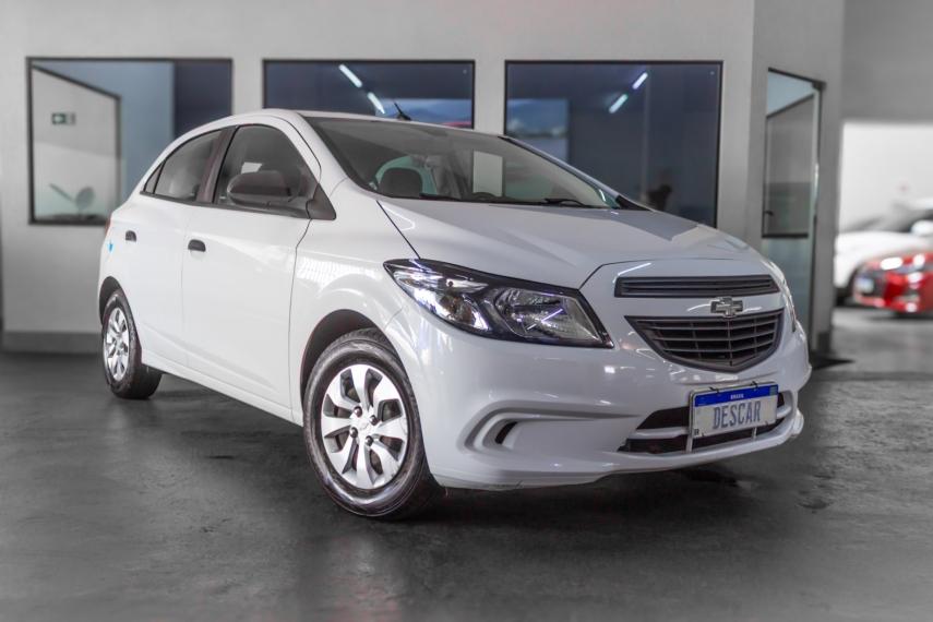 CHEVROLET Onix Hatch - Foto