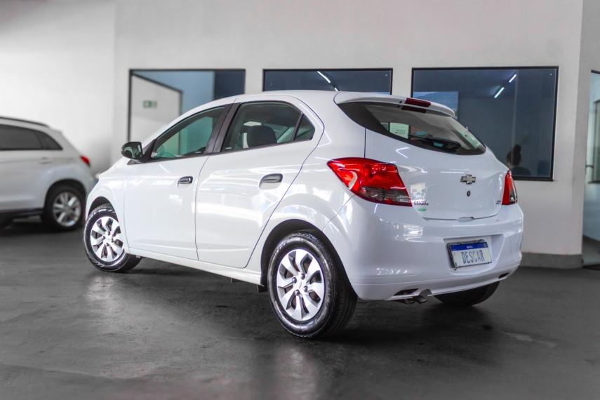 CHEVROLET Onix Hatch - Foto