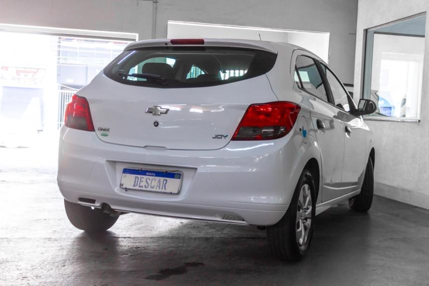 CHEVROLET Onix Hatch - Foto