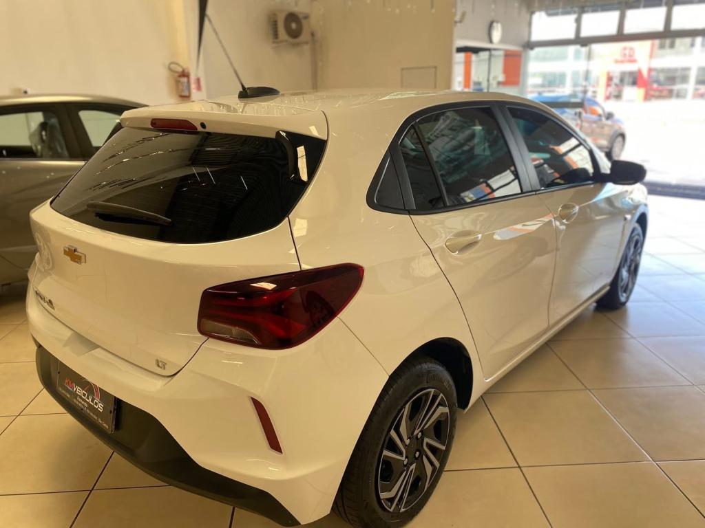 CHEVROLET Onix Hatch - Foto