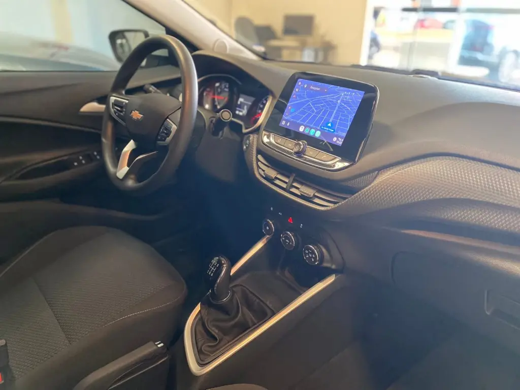 CHEVROLET Onix Hatch - Foto