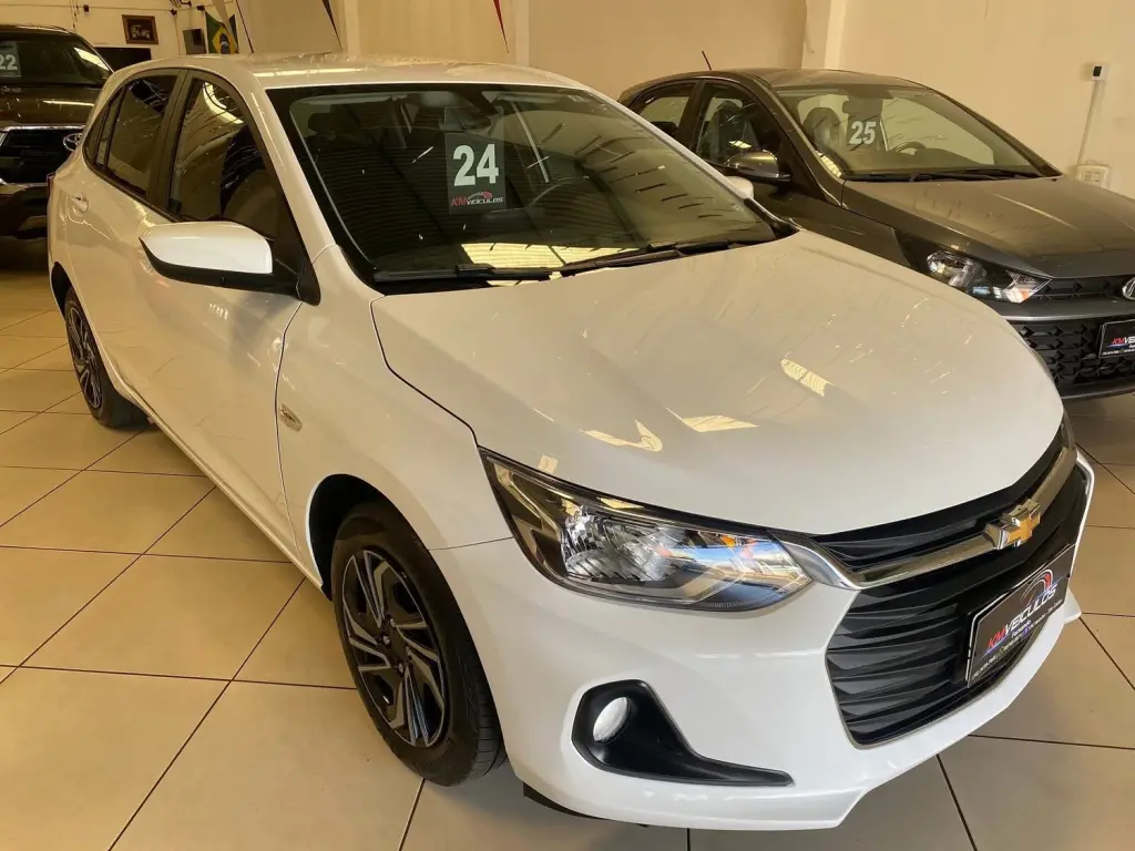 CHEVROLET Onix Hatch - Foto