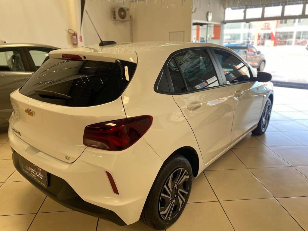 CHEVROLET Onix Hatch - Foto