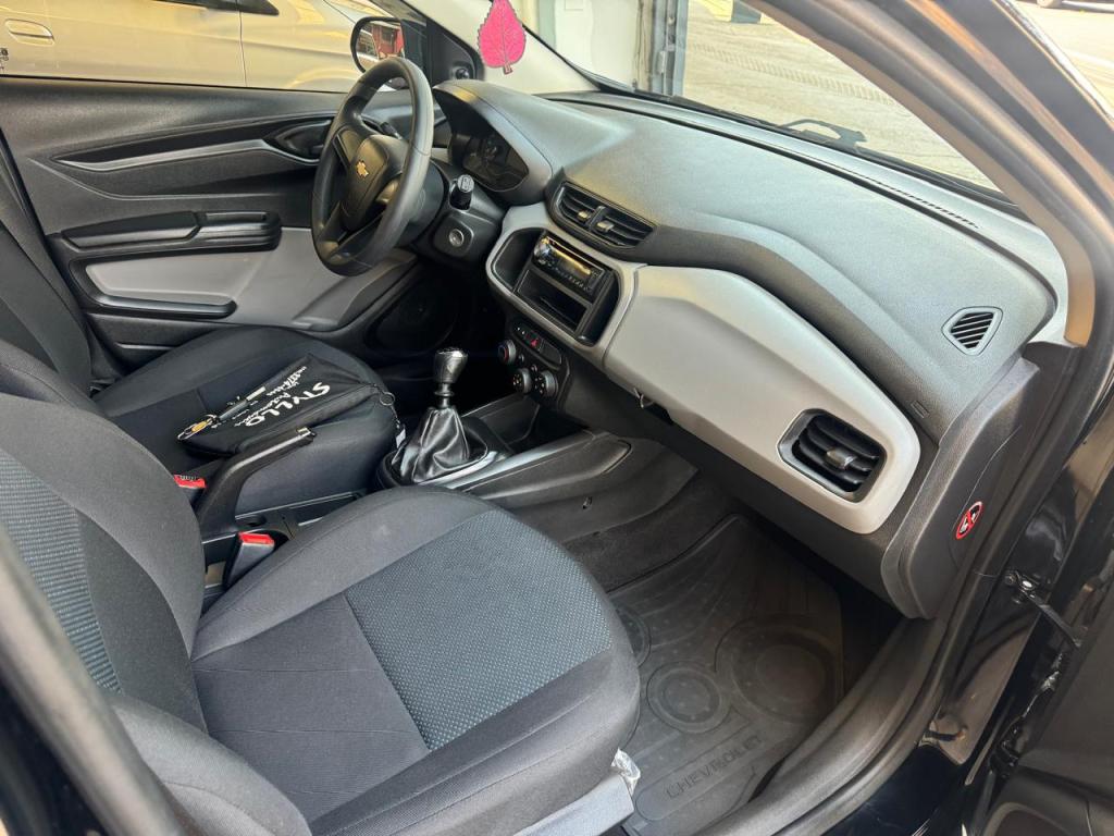 CHEVROLET Onix Hatch - Foto