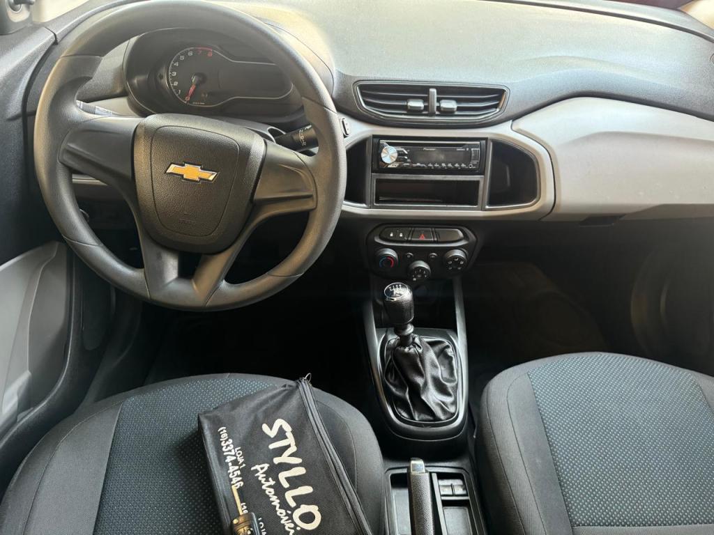 CHEVROLET Onix Hatch - Foto