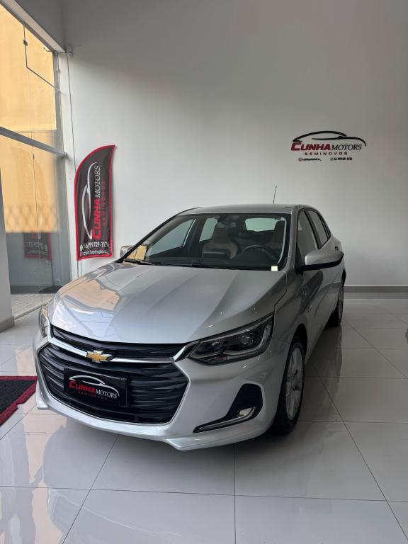 CHEVROLET Onix Hatch - Foto