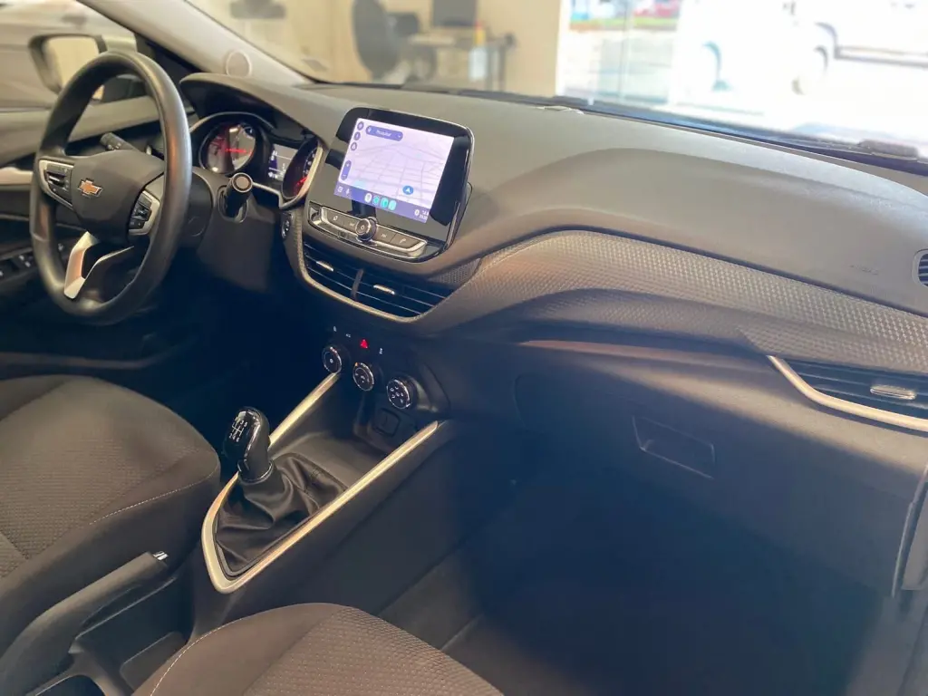 CHEVROLET Onix Hatch - Foto