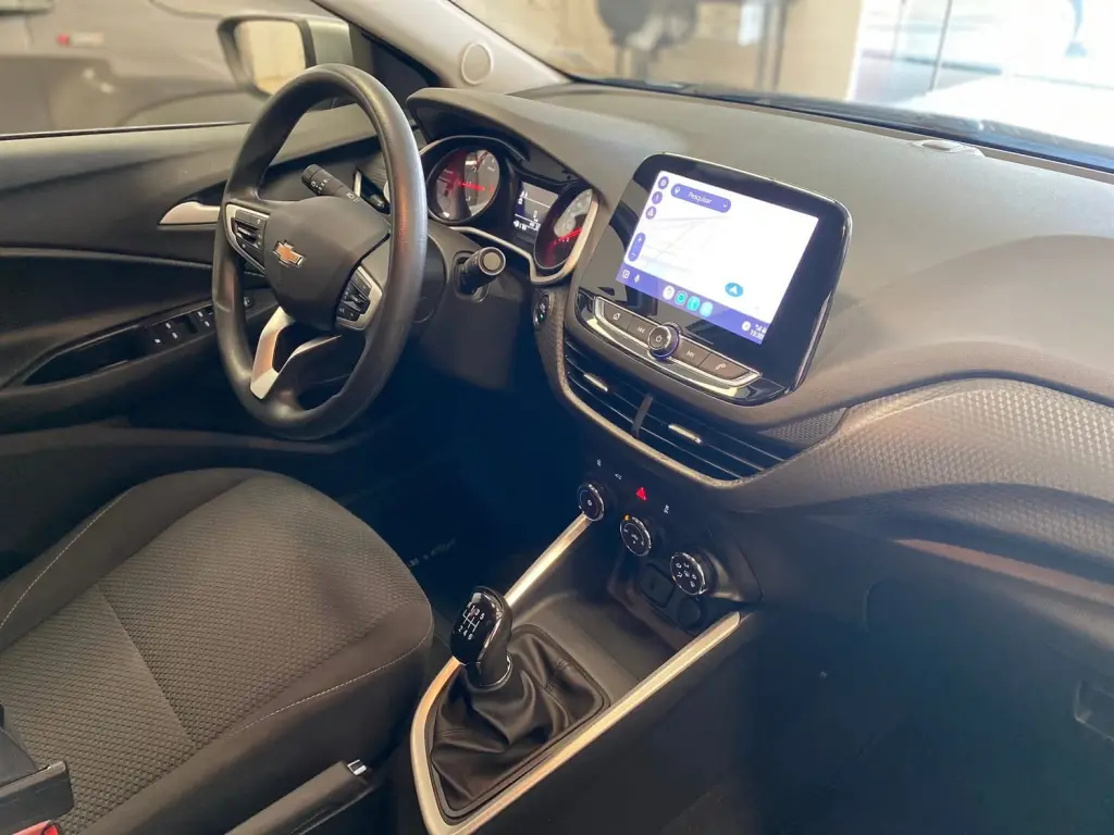 CHEVROLET Onix Hatch - Foto