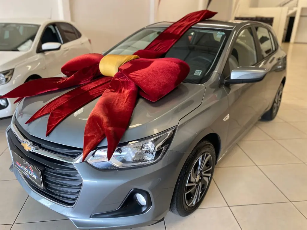 CHEVROLET Onix Hatch - Foto