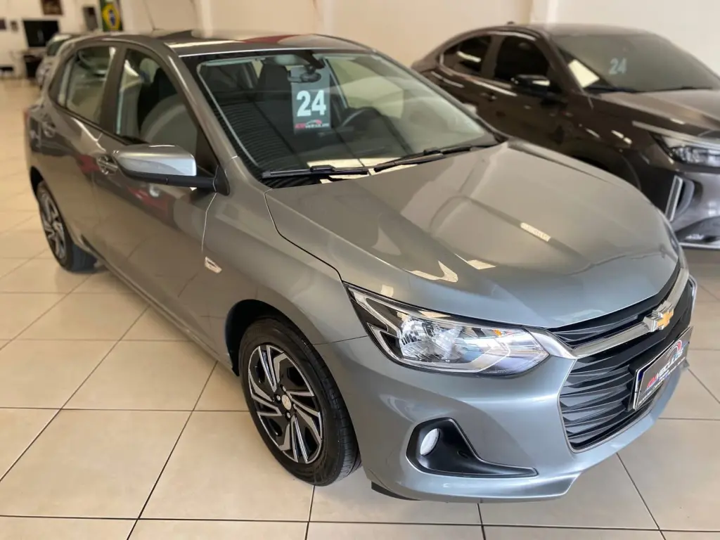CHEVROLET Onix Hatch - Foto