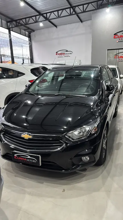 CHEVROLET Onix Hatch - Foto