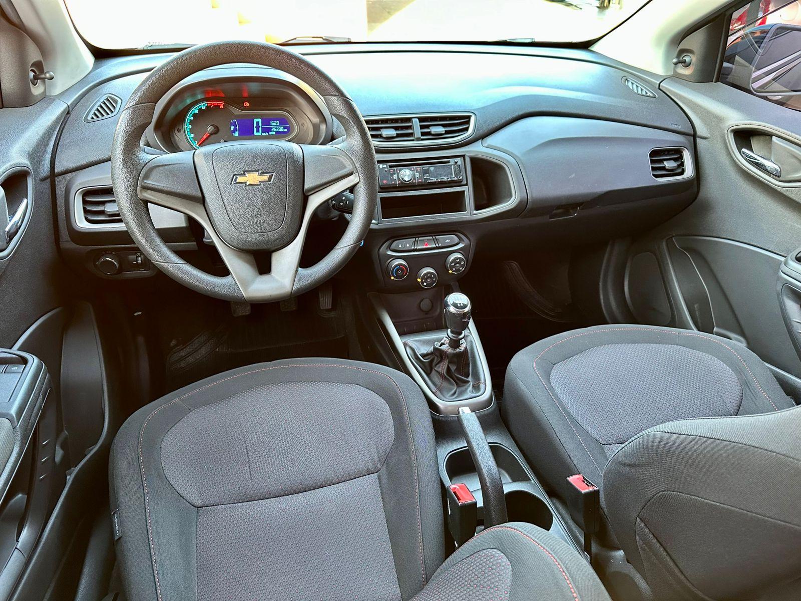 CHEVROLET Onix Hatch - Foto