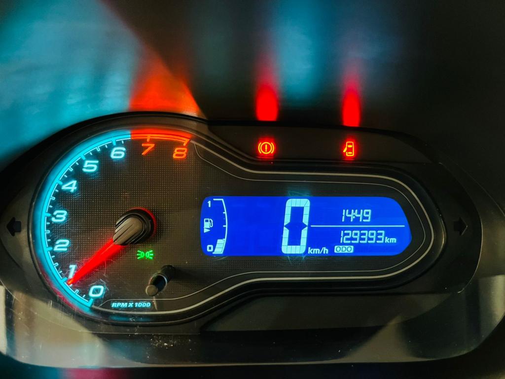 CHEVROLET Onix Hatch - Foto