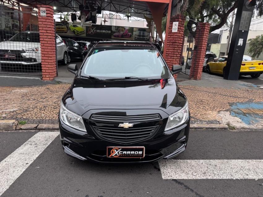 CHEVROLET Onix Hatch - Foto