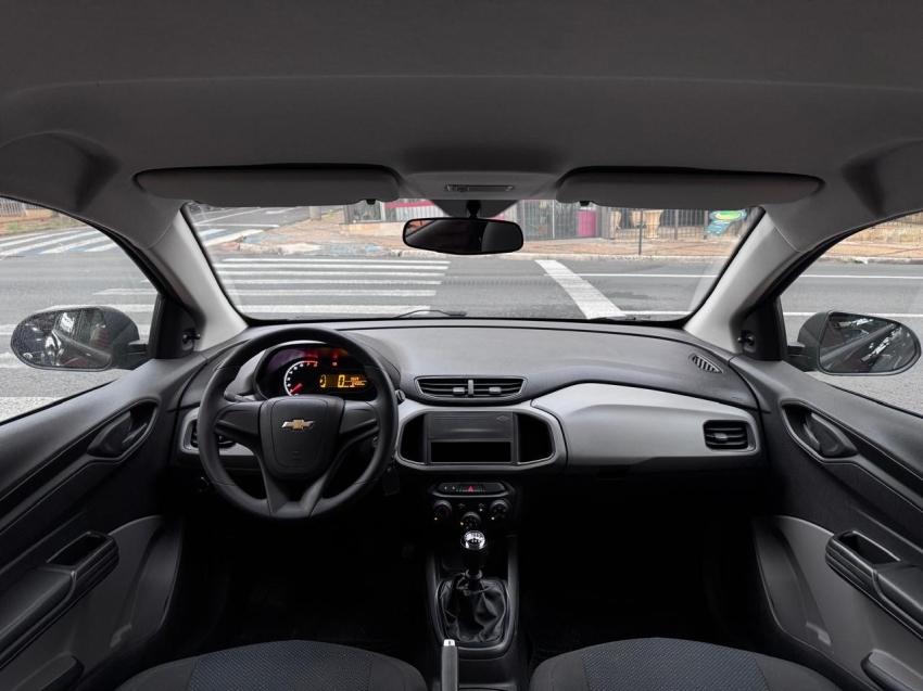 CHEVROLET Onix Hatch - Foto