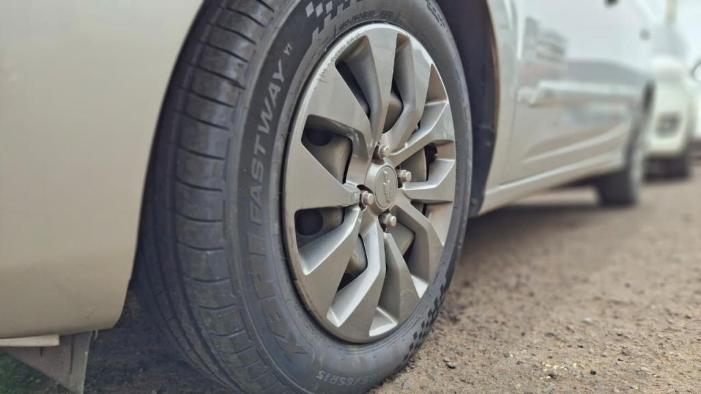 CHEVROLET Onix Hatch - Foto