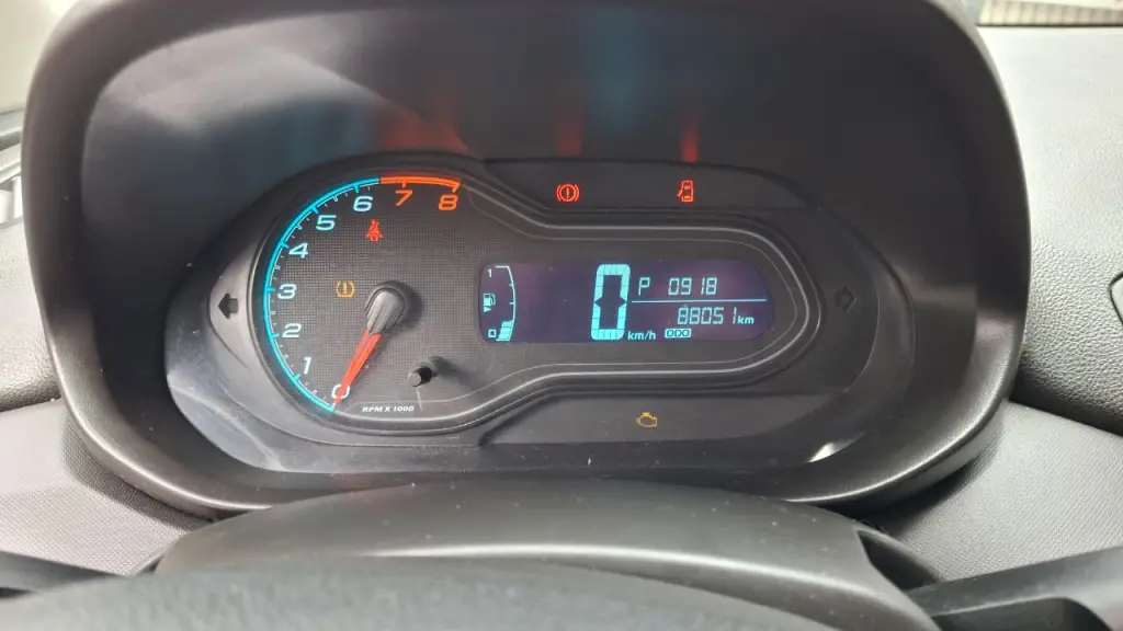 CHEVROLET Onix Hatch - Foto