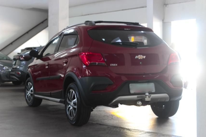 CHEVROLET Onix Hatch - Foto