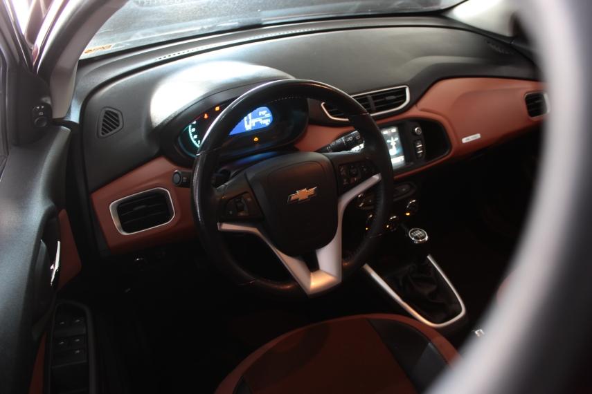 CHEVROLET Onix Hatch - Foto