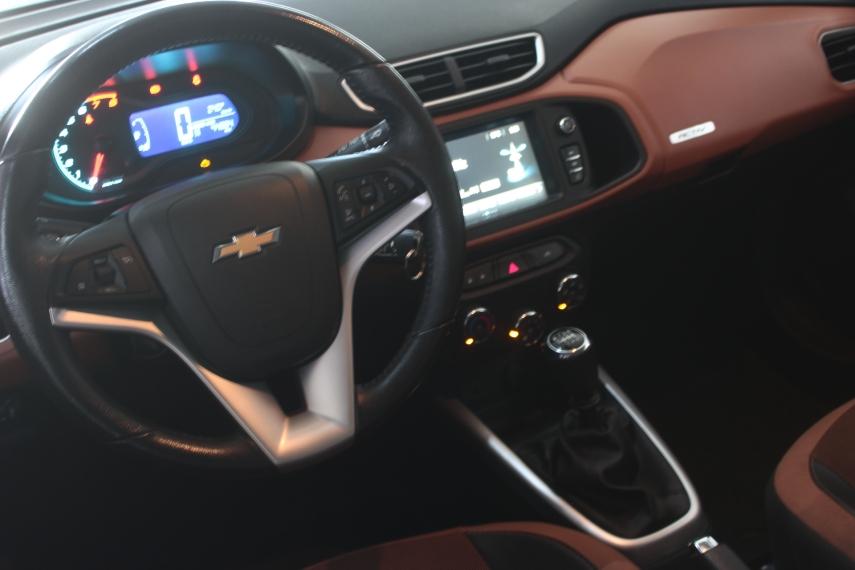 CHEVROLET Onix Hatch - Foto