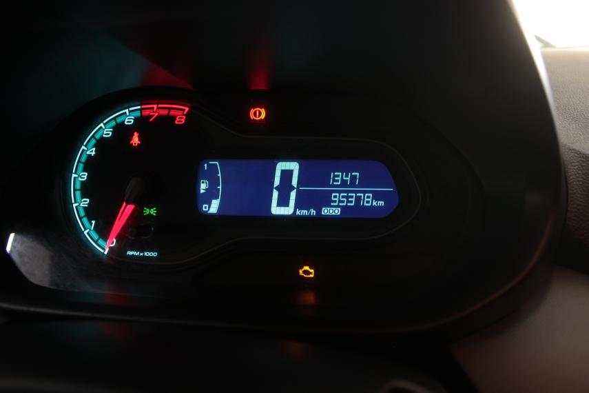 CHEVROLET Onix Hatch - Foto