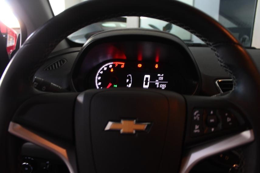 CHEVROLET Onix Hatch - Foto