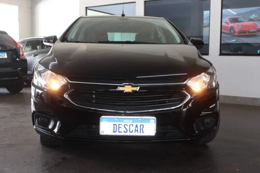 CHEVROLET Onix Hatch - Foto