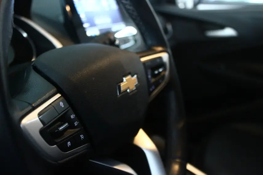 CHEVROLET Onix Hatch - Foto