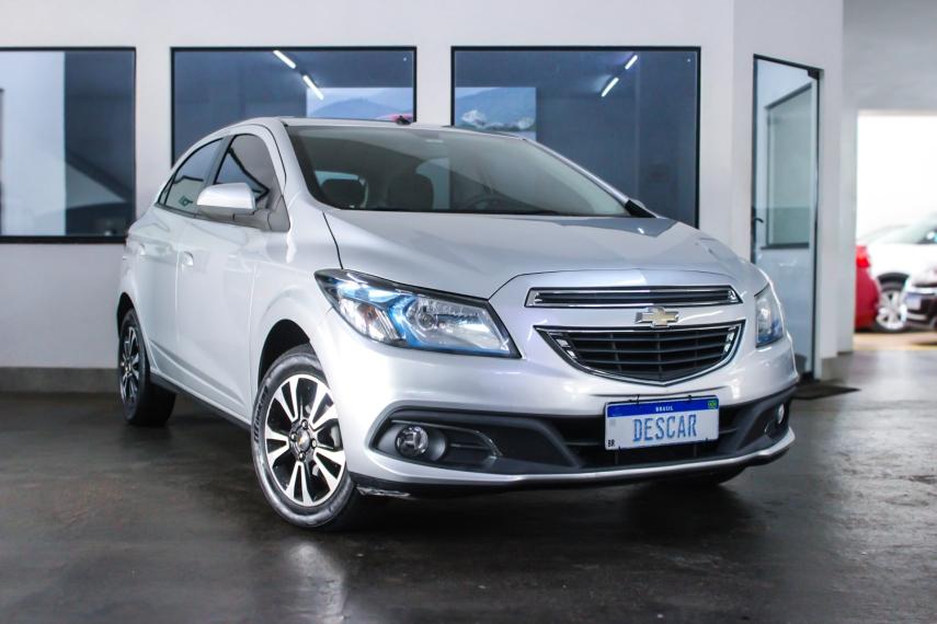 CHEVROLET Onix Hatch - Foto