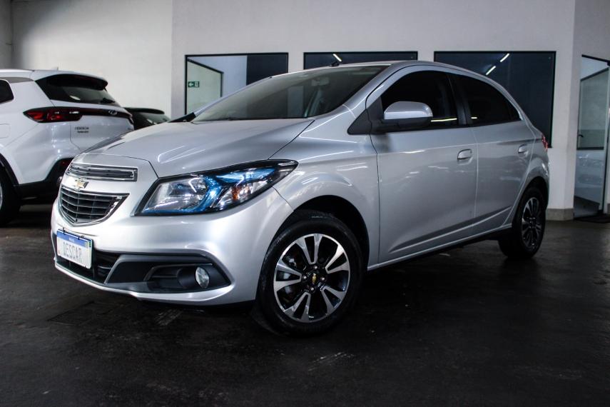 CHEVROLET Onix Hatch - Foto