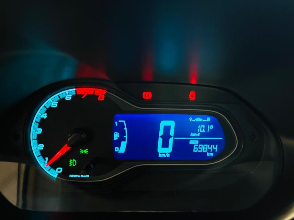 CHEVROLET Onix Hatch - Foto