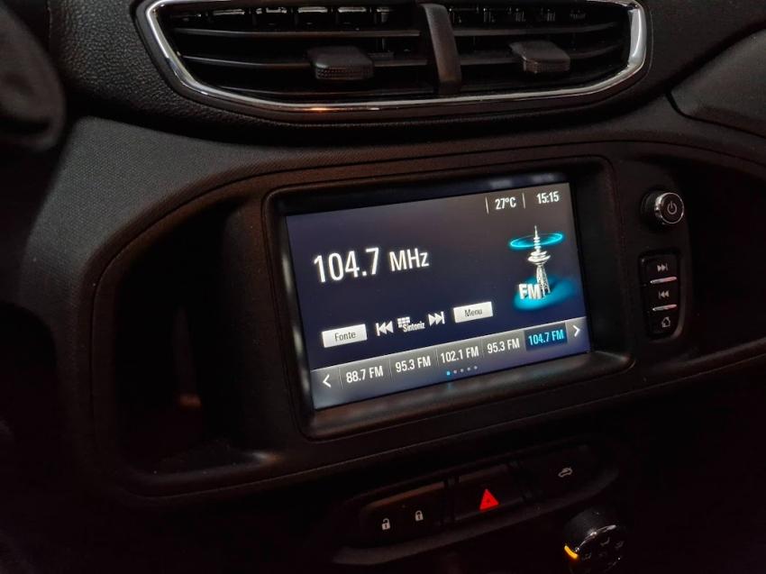 CHEVROLET Onix Hatch - Foto