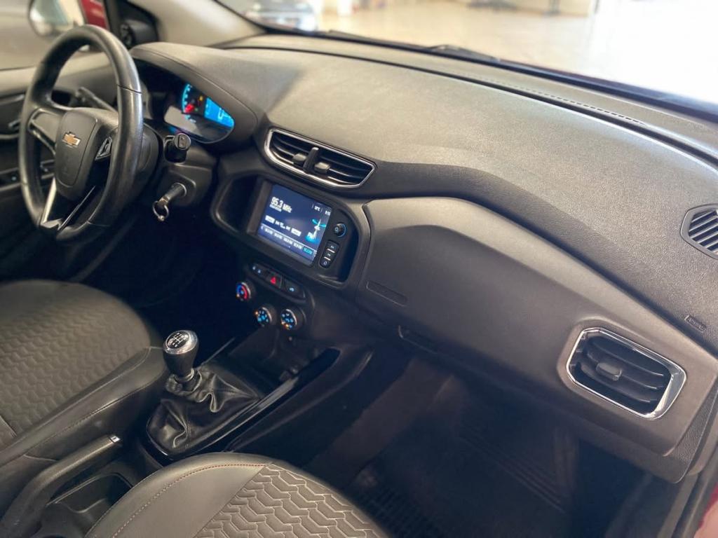 CHEVROLET Onix Hatch - Foto