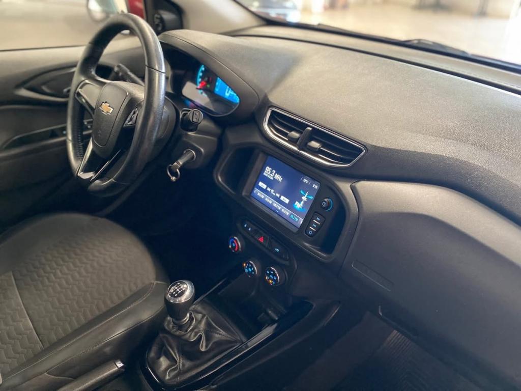 CHEVROLET Onix Hatch - Foto