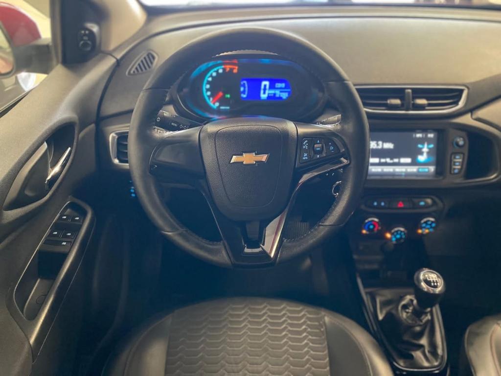 CHEVROLET Onix Hatch - Foto