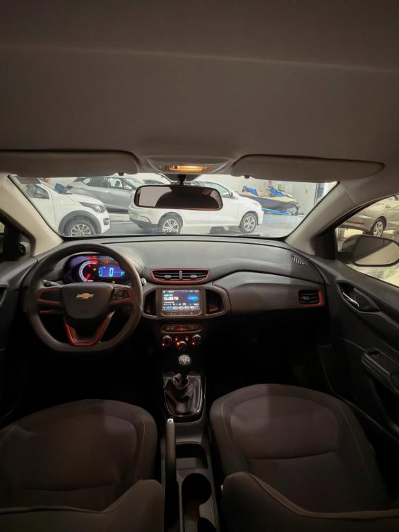 CHEVROLET Onix Hatch - Foto