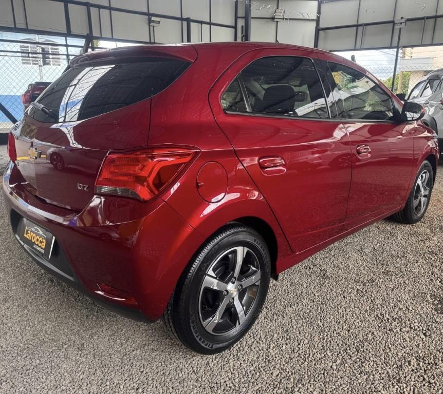 CHEVROLET Onix Hatch - Foto