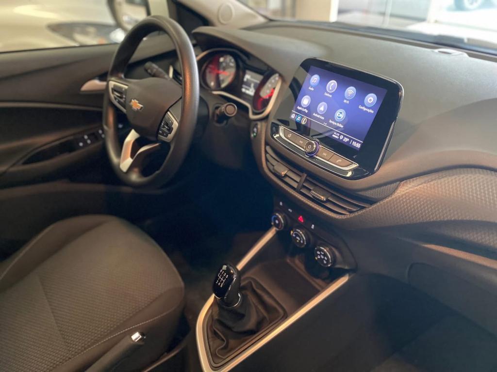 CHEVROLET Onix Hatch - Foto