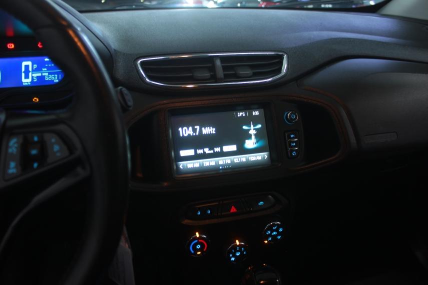 CHEVROLET Onix Hatch - Foto