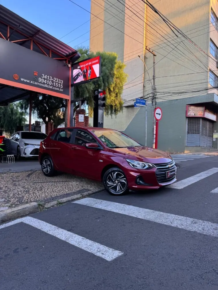 CHEVROLET Onix Hatch - Foto