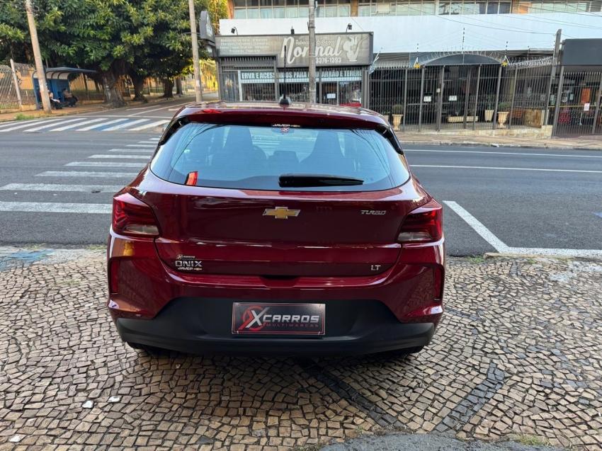 CHEVROLET Onix Hatch - Foto
