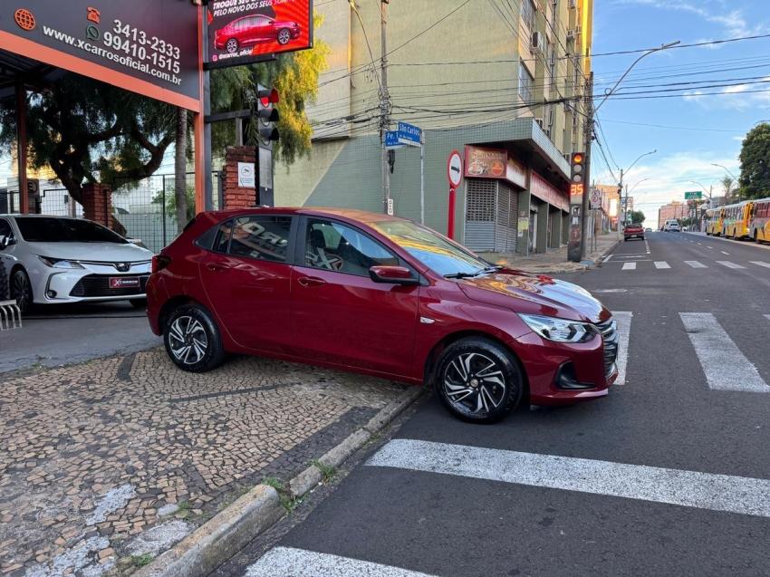 CHEVROLET Onix Hatch - Foto