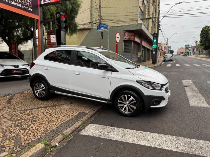 CHEVROLET Onix Hatch