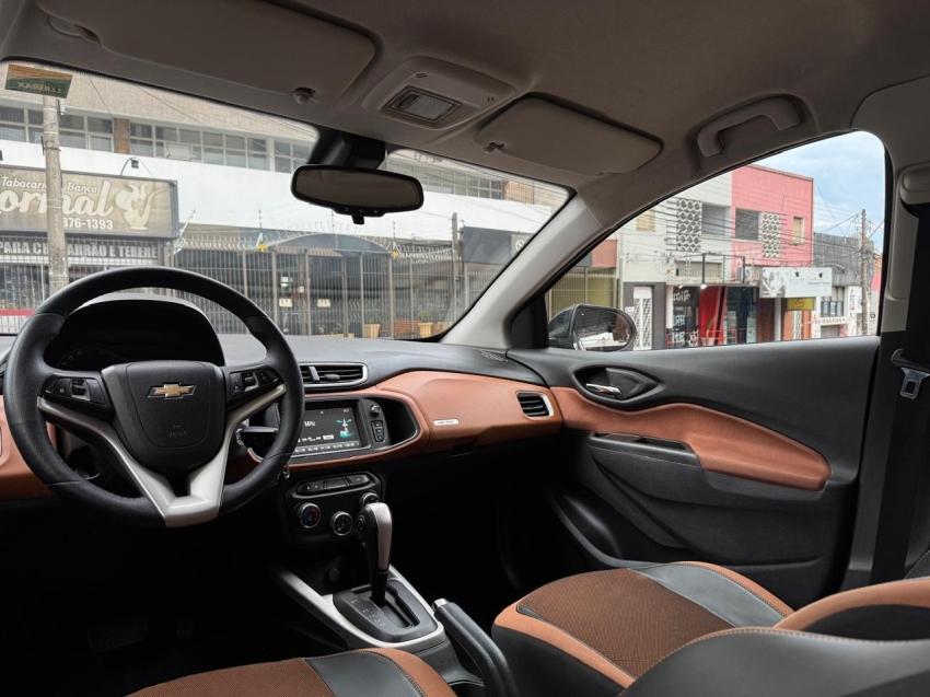 CHEVROLET Onix Hatch - Foto