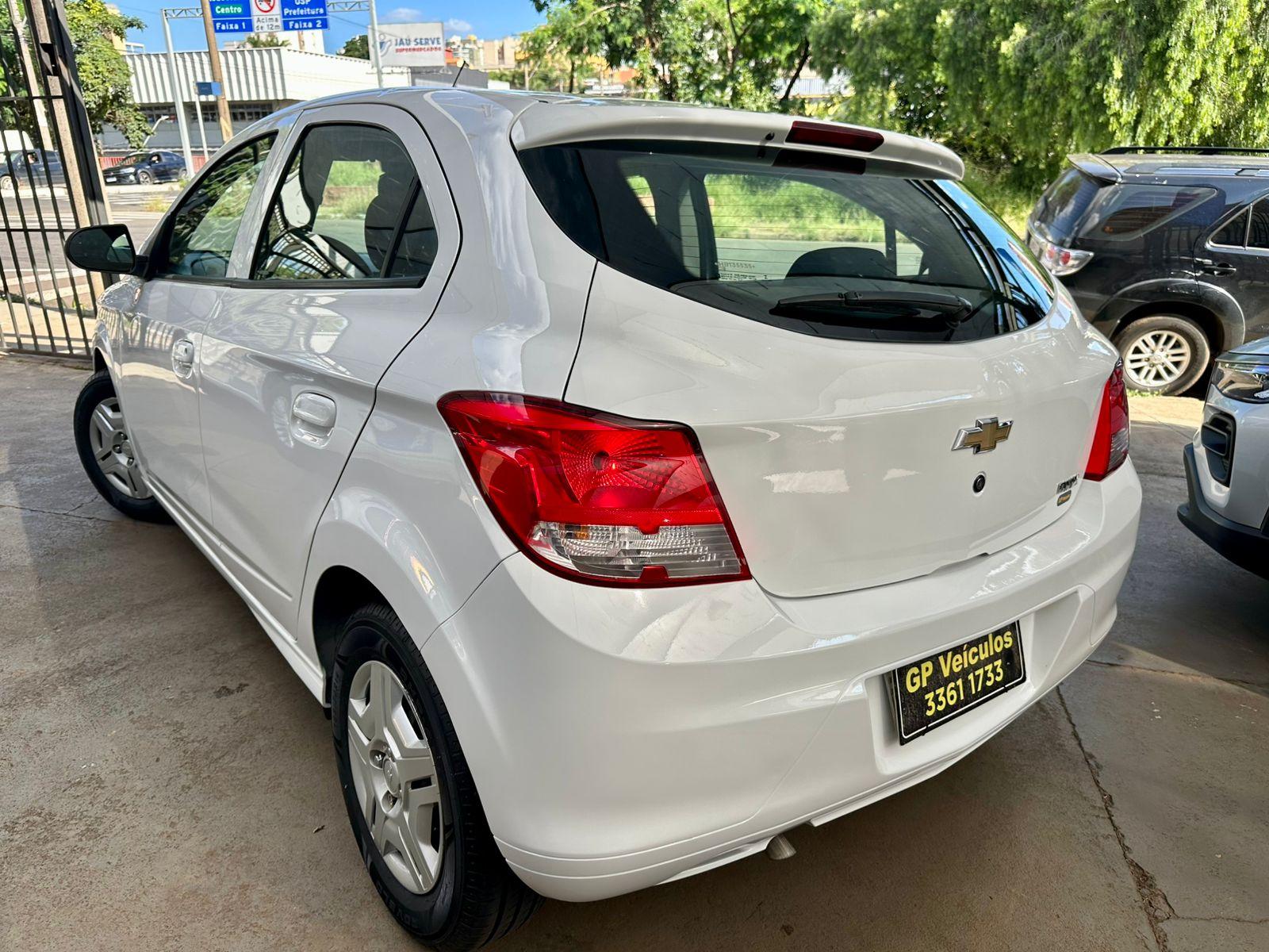 CHEVROLET Onix Hatch - Foto