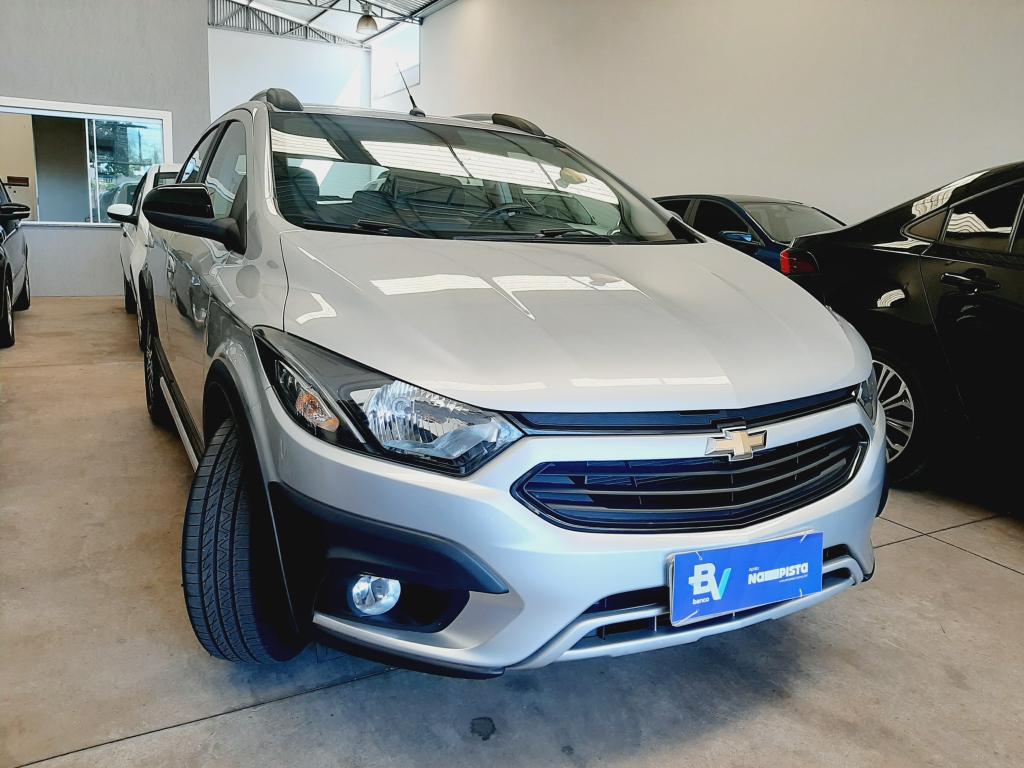 CHEVROLET Onix Hatch - Foto