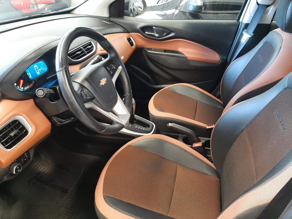 CHEVROLET Onix Hatch - Foto