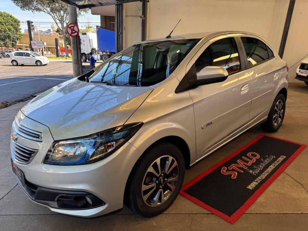 CHEVROLET Onix Hatch