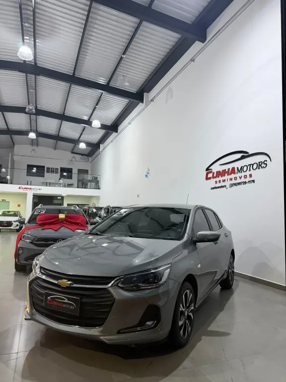 CHEVROLET Onix Hatch - Foto
