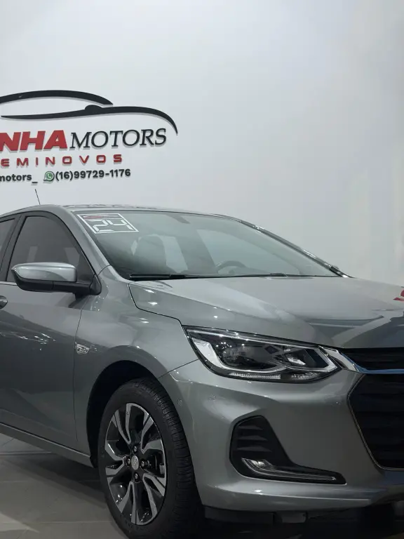 CHEVROLET Onix Hatch - Foto